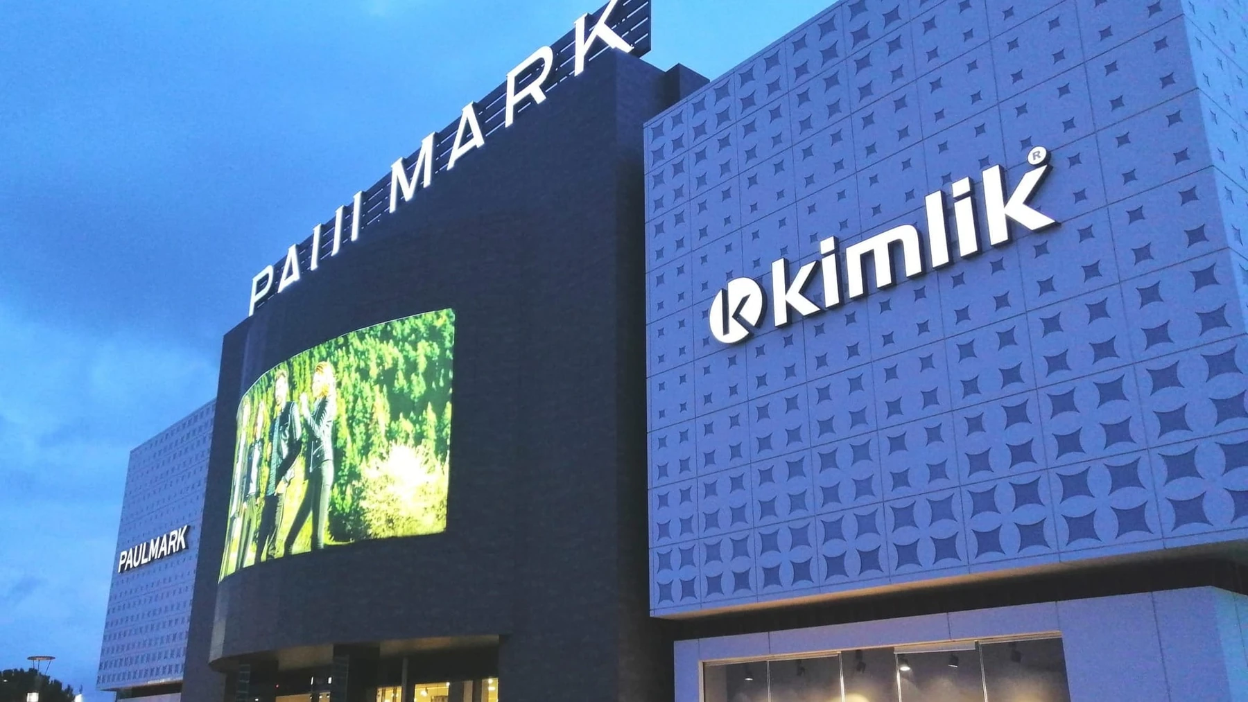 Kimlik Nasıl Paulmark Oldu?